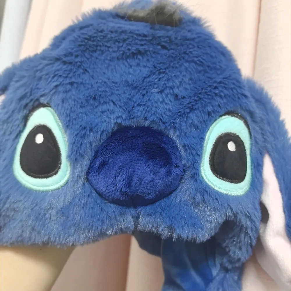 Disney 2025 New Kawaii Stitch Hat Anime Stitch Girl Keep Warm Blue The Hat Will Move When You Pinch Your Ears Kids toy Gifts H250926