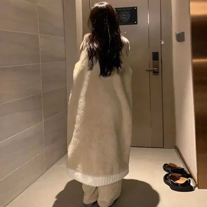 Female Autumn and Winter Thickening Type Night Gown Long Style Can Be Worn Outside Loungewear Set Advanced Coral Fleece Pajamas Z250925
