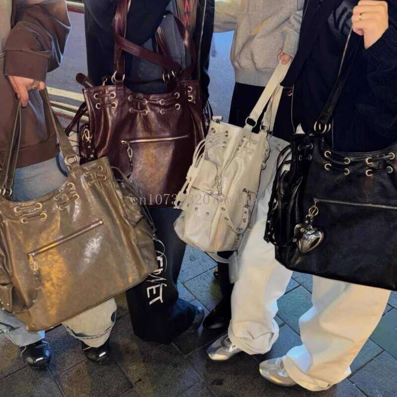 Hot Girl Willow Nail Motorcycle Bags Fashion Designer Rivet Pu Leather Tote Vintage Goth Large Capacity Shoulder Bag Trendy Suotong2509
