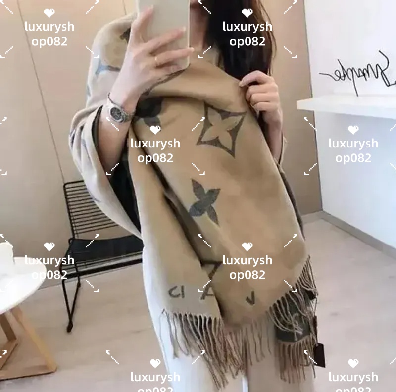 Designer Cotton Blend Women Fashion Silken Scarf Designers Scarves Top quality Silk color-blocking fringed edges Size gift with box