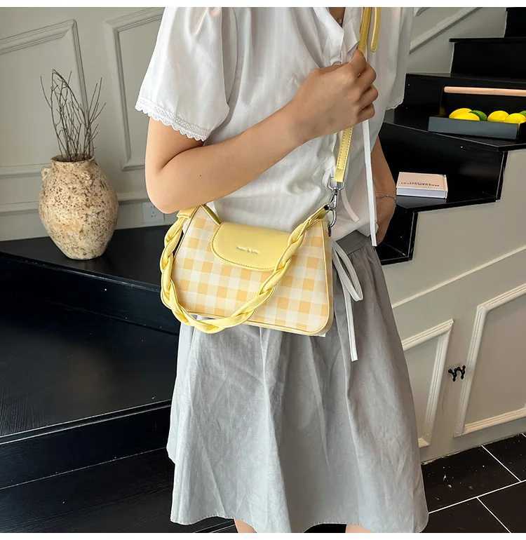 2025 New Plaid Underarm Bag Women Niche Versatile Crossbody Highend Fashion Square PurseW250926