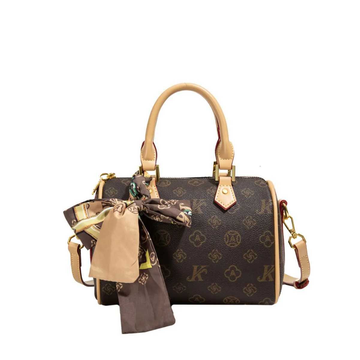 HighQuality Tote Bag with Crossbody Strap Leather Handbag for Women Elegant Classic Luxury BrandW250926