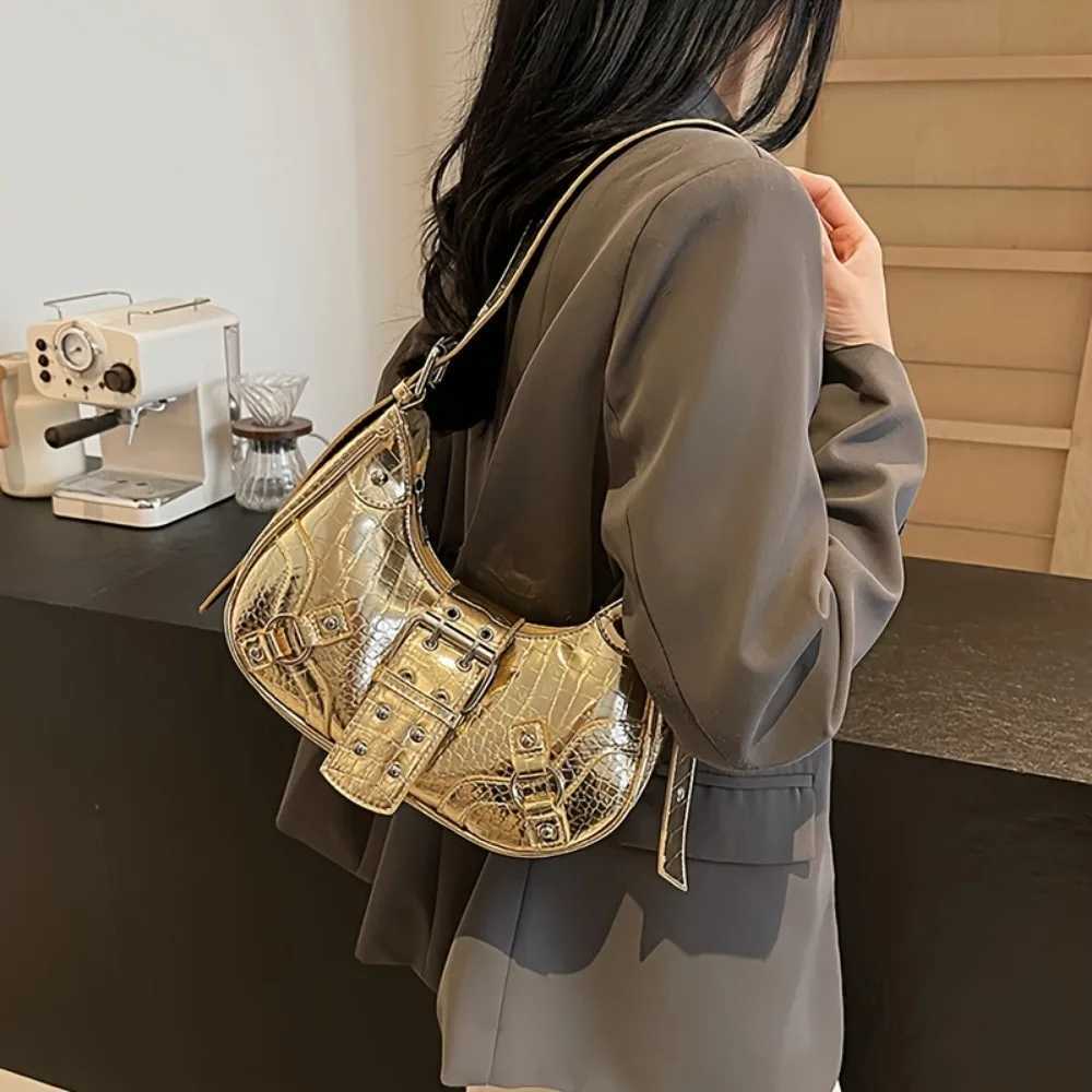 Womens Fashion Gold Pleated Hobo Shoulder Bag Stylish Faux Leather Crossbody Bag with Rivet Details Z250926