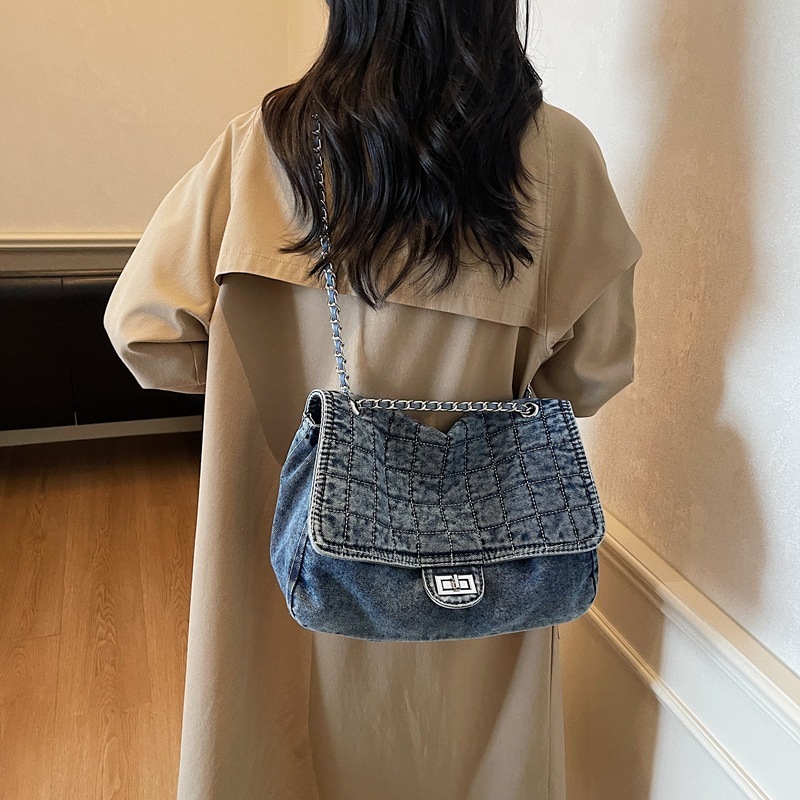 bag 2025 Autumn/Winter New French Retro Style Cowboy Designer Bag Light Luxury Trendy Style Women's Shoulder Bag Large Capacity Fashion Design