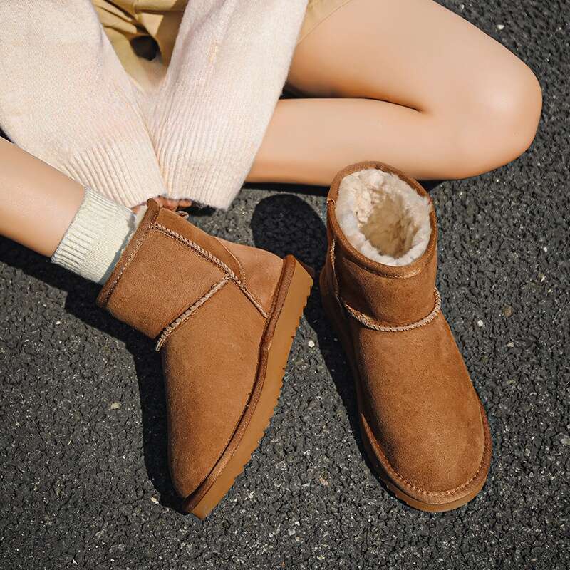 Sheepskin Thick-Soled Snow Boots for Women, Short Tube, Thickened Loafers, Warm and Fleece-Lined, Winter 2024 Cotton Shoes