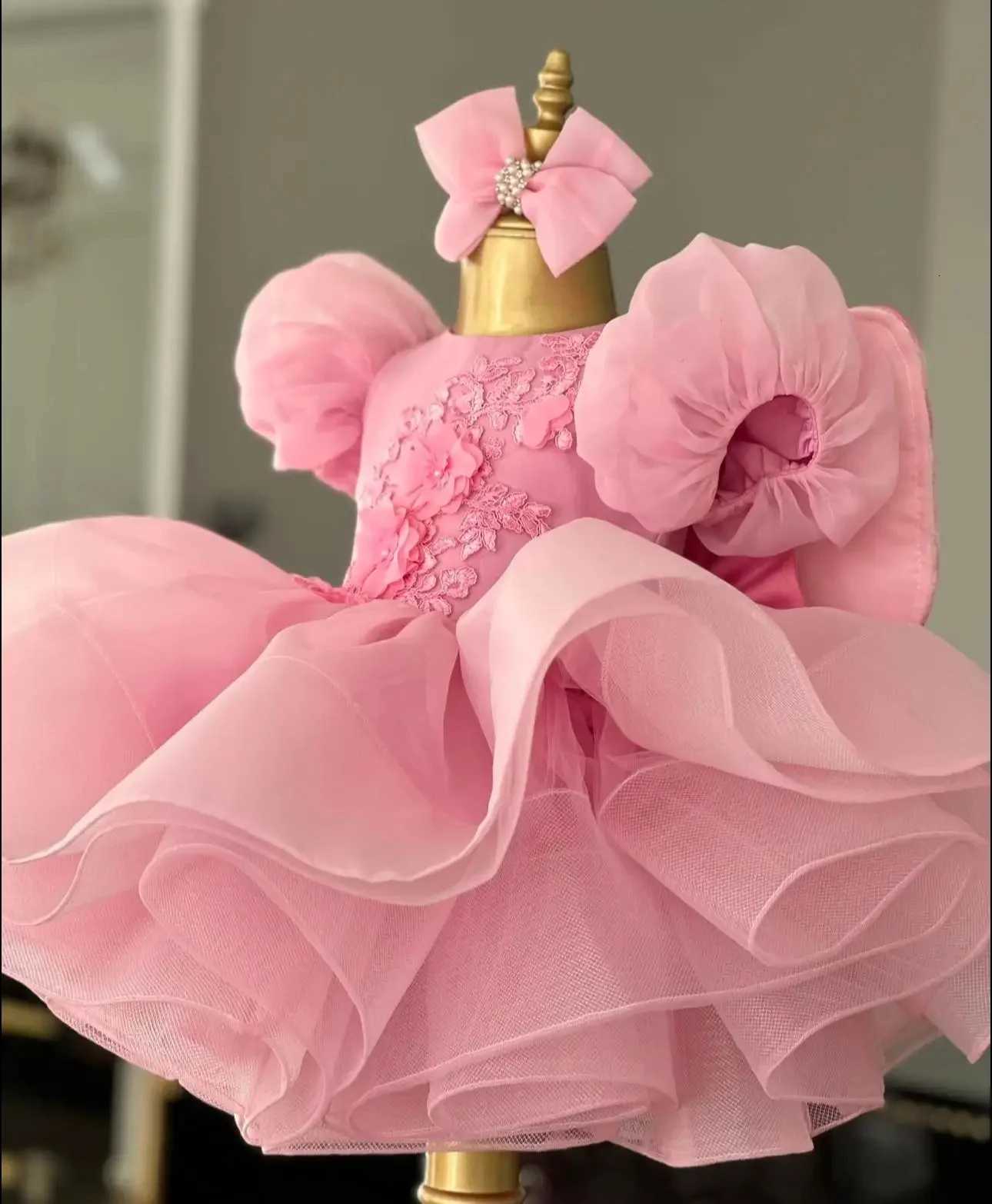Customized Pink Flower Girl Dress For Wedding Appliques Knee Lnegth Lovely Toddler Birthday Gift Photo Shoot School Party Gown Z250926