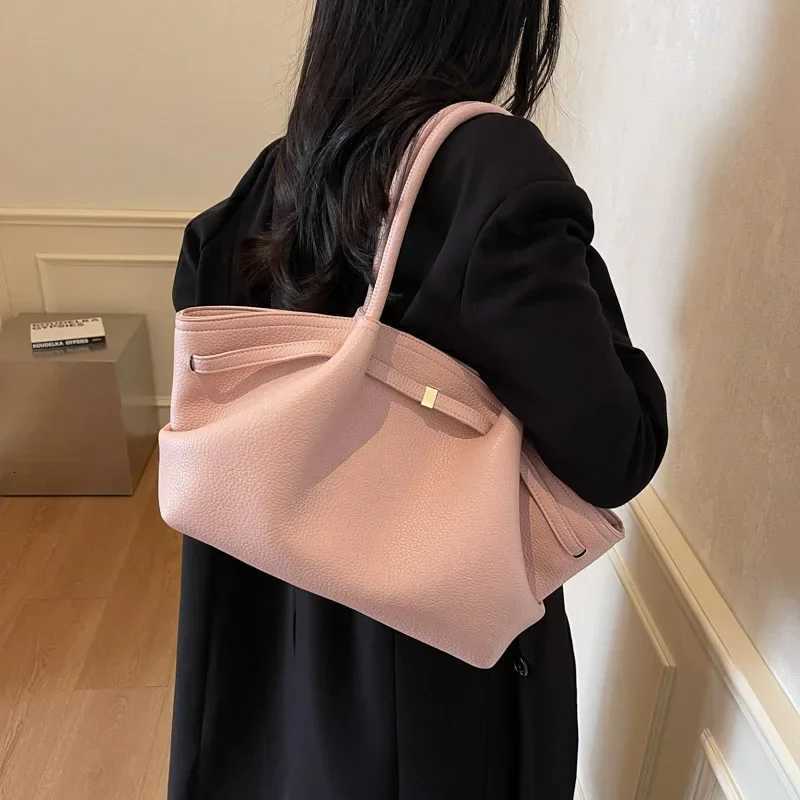 French Luxury Large Capacity Tote Bag Premium Underarm Single Shoulder Bag Commute Bag Tote Bag For Women 2025 NewW250926