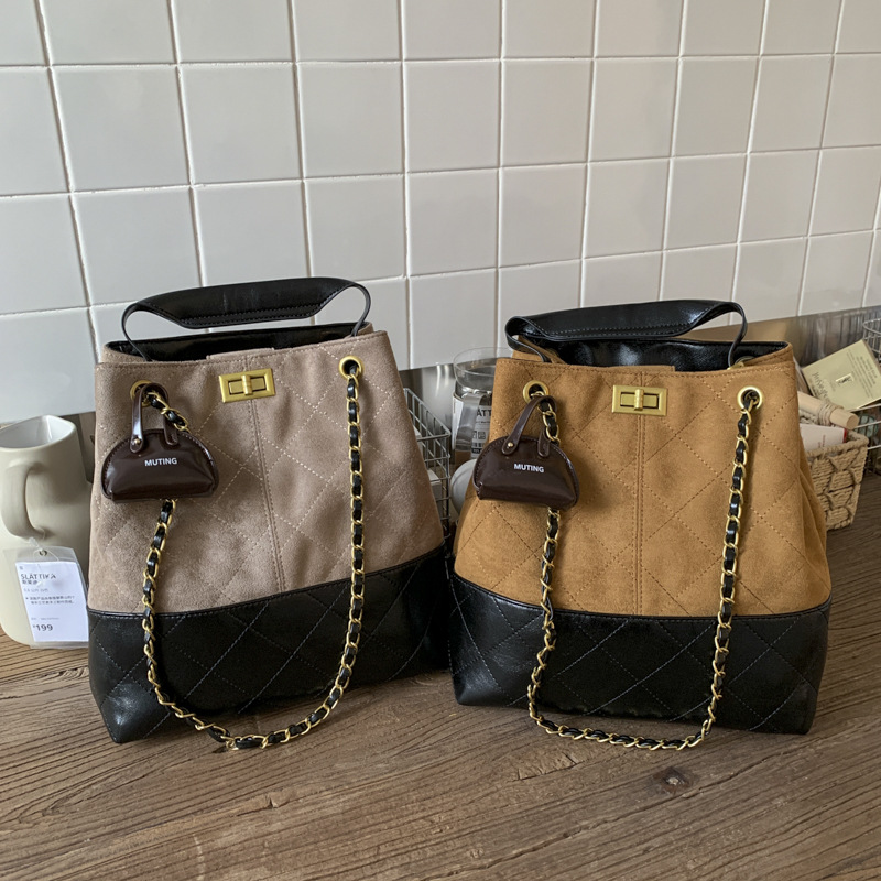 new Free delivery designer bag Luxury Bag Simple and comfortable solid color crossbody bag for commuting fashion items