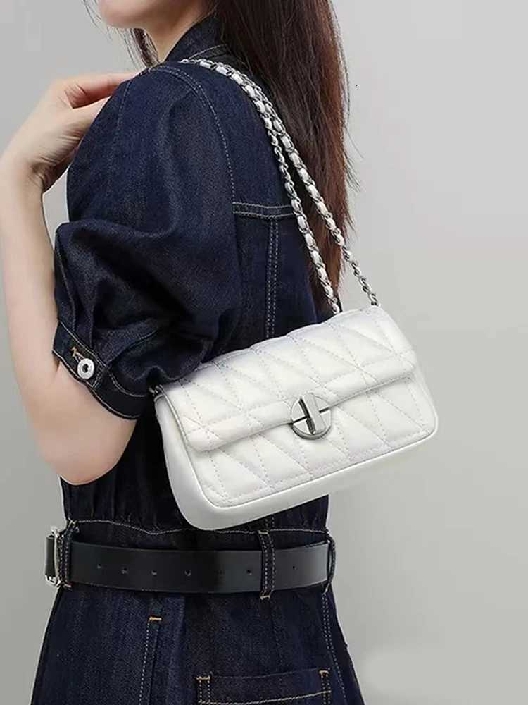 2025 new rhombus grid chain small square bag fashionable and casual crossbody bag shoulder bag womens daily commuting bag Z250926