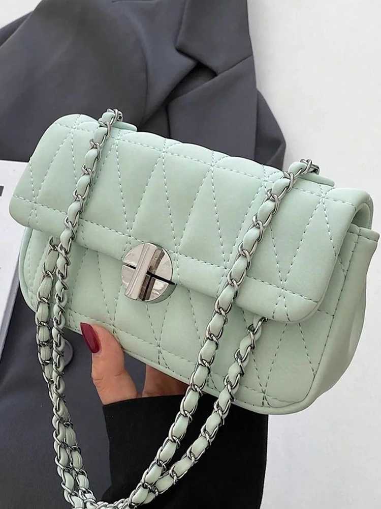 2025 new rhombus grid chain small square bag fashionable and casual crossbody bag shoulder bag womens daily commuting bag Z250926