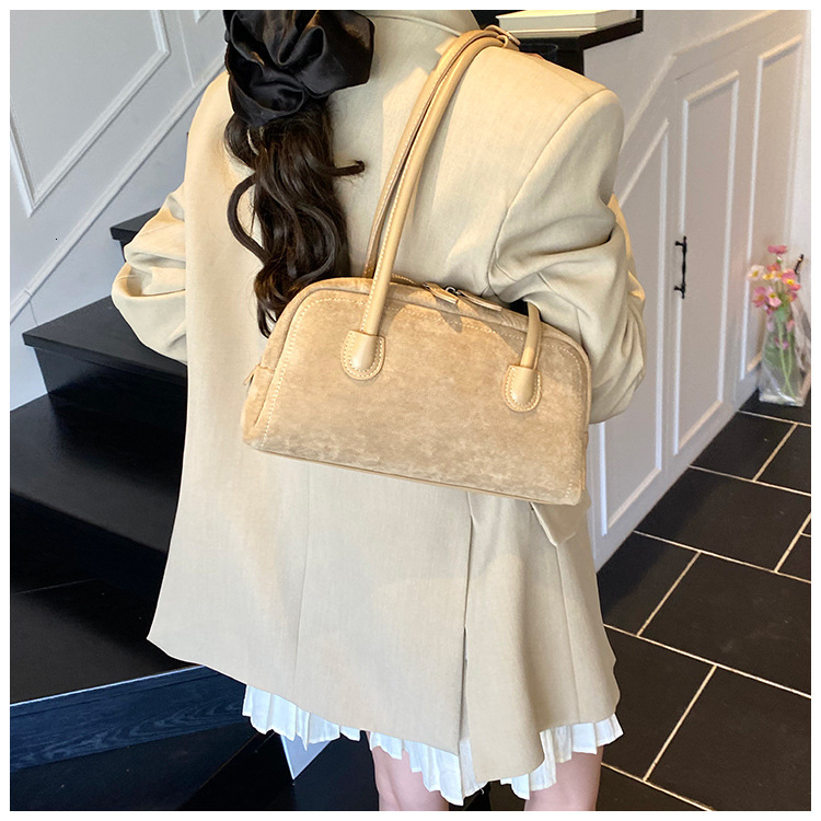 2025 Autumn New Suede Rectangular Versatile Handbag for Women's Commuting Trend Retro Underarm Bag Light Luxury Designer Bag