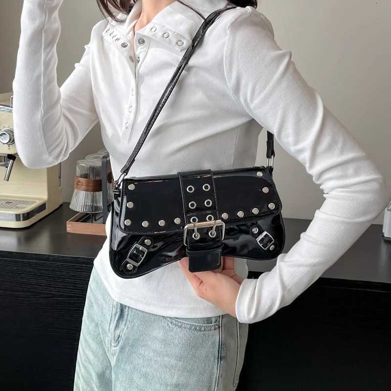 Fashion single Shoulder Bag High Quality Patent Leather Women Bag Rivet Chain Handbag Shopper Underarm Purse Retro Casual Tote Z250926