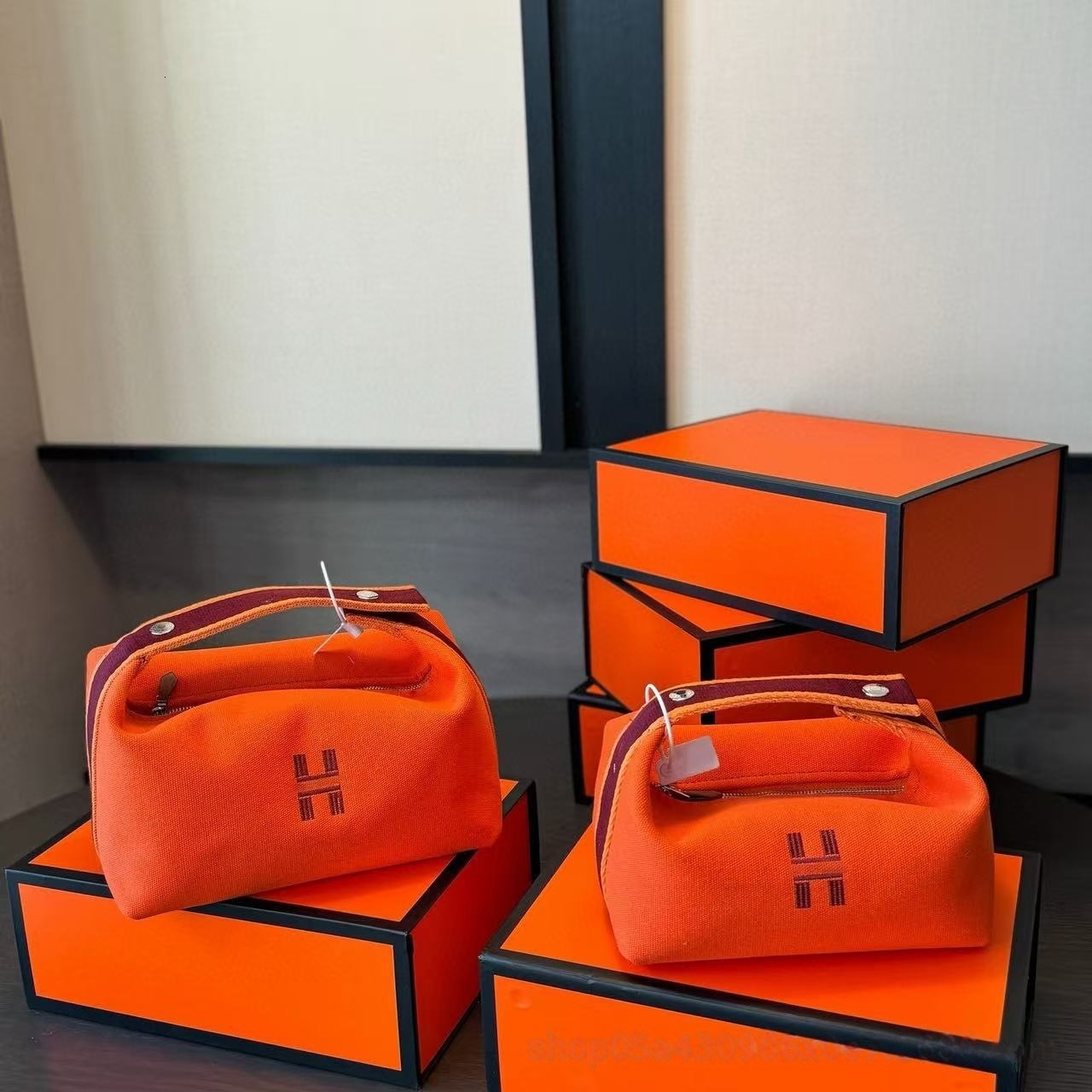 Designer Lunch Box Convenient High-end Storage Bag Handheld Snap Button Makeup Travel Foldable Large Capacity Toiletry Bag 8A