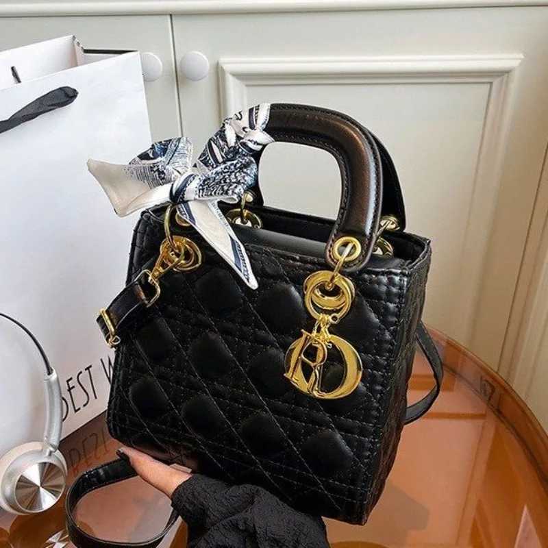 Casual Versatile Crossbody Bag with New Style Classy Niche Trendy HighEnd Design for Womens Sweet Retro Looks W250924