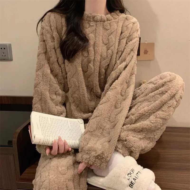 Thickened Warm Sleepwear for Winter Women Flannel Suit Student Pajamas Homewear Tops and Pants Striped Nightwear Loungewear Z250925