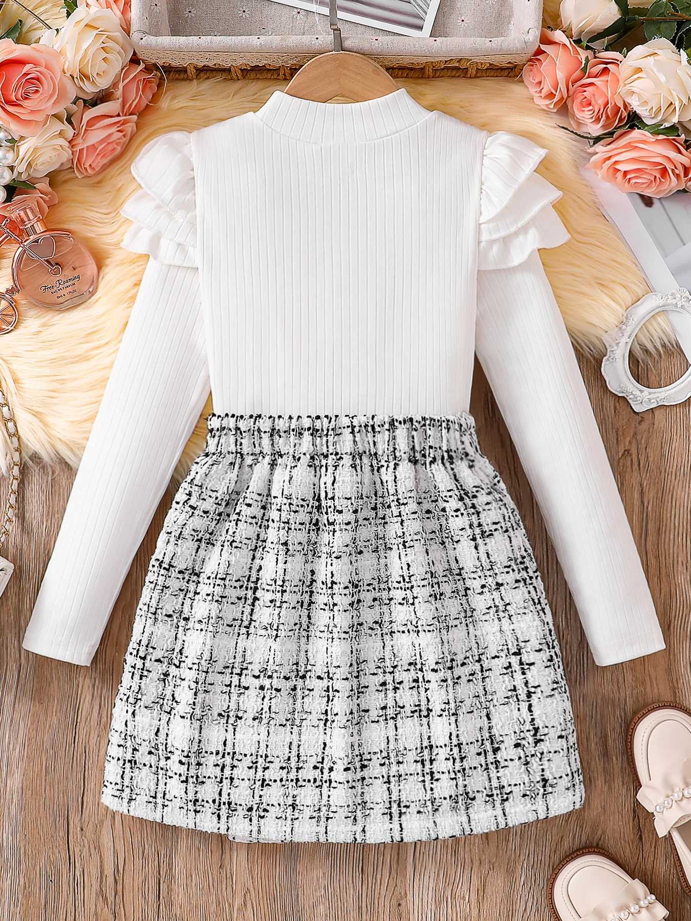 Spring and Autumn childrens 2piece fashion casual clothing white highneck longsleeved flying sleeve top plaid Aline skirt L25092604V7
