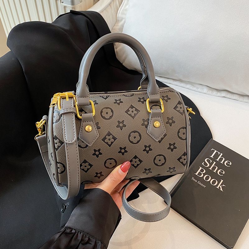 Designer Bag Luxury Bag Quilted Shoulder Bag Inspired Chain Crossbody Purse for Women Fashionable Handbag for Everyday Use L250928