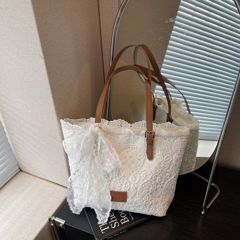 Fashionable, casual, elegant, large capacity shoulder bag, simple and high-end women's shopping and commuting crossbody bag, student lightweight 