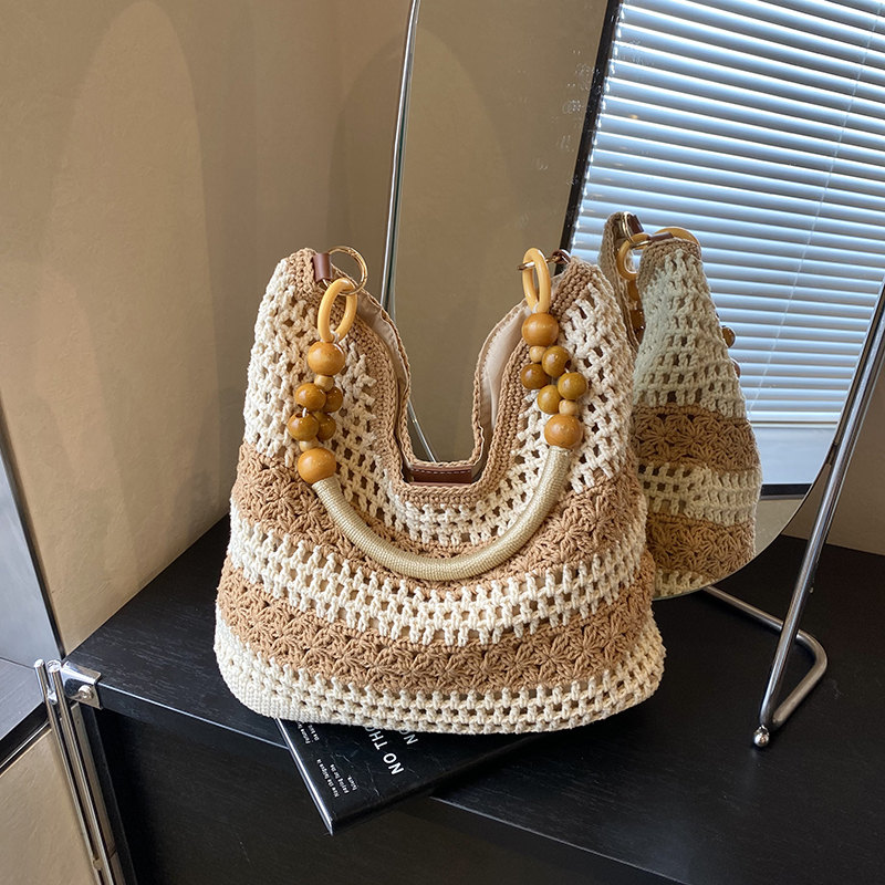 New elegant and casual women's large capacity shoulder bag, simple and fashionable shopping and commuting women's crossbody bag, student lig