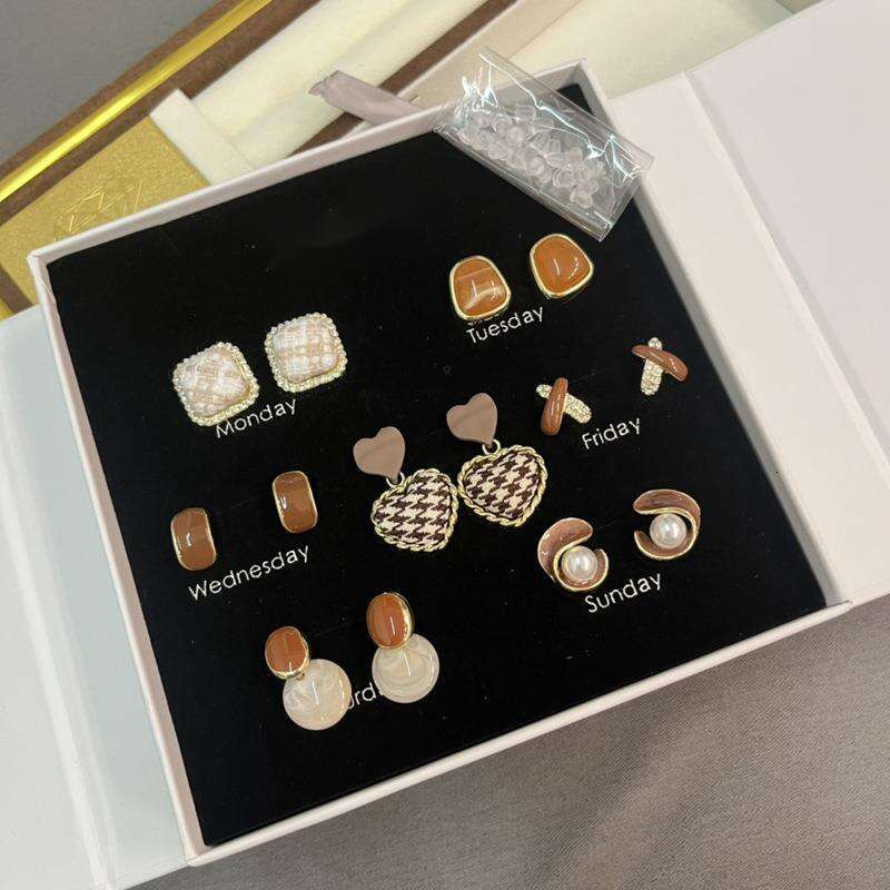 Rich Girl Melad Jewelry Versatile Weekly Fashion Earring Set Birthday Gift
