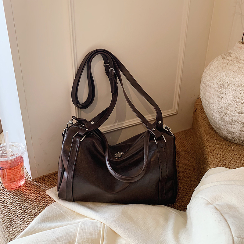 Elegant, luxurious, fashionable shoulder bag, large capacity, simple shopping and commuting, 2025 backpack, student leisure, youth, lightweight crossb