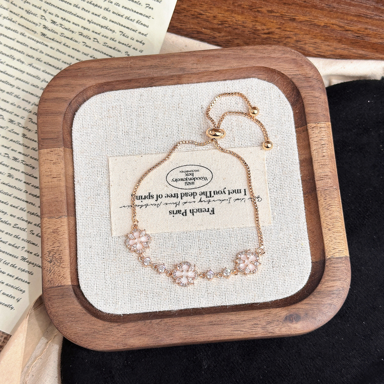 Full Dia Lucky Four-Leaf Clover Petal Light Niche Exquisite High-End Bracelet Accessory