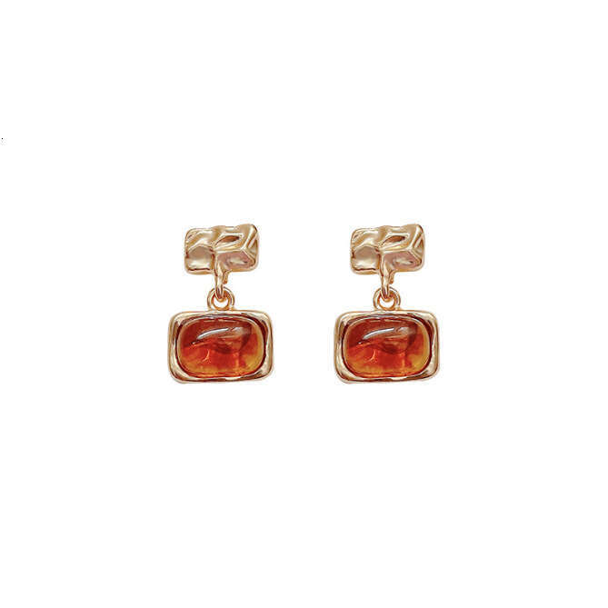French Elegant Temperament Resin Square Niche Design High-end Earrings Light Versatile Ear Accessories
