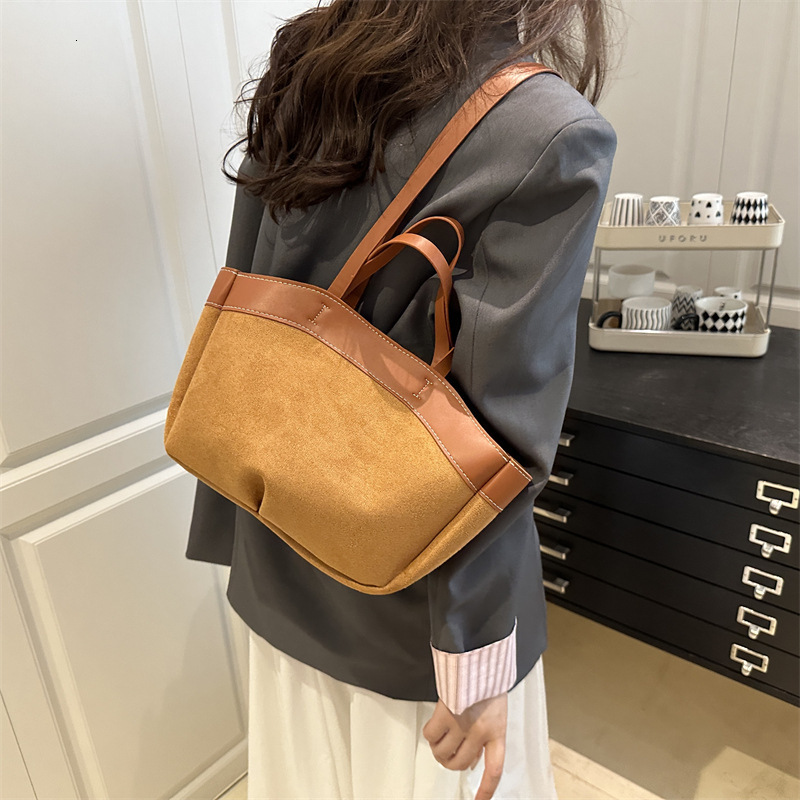 French style light luxury retro women's luxury bag fashion shoulder armpit bag commuting bag designer bag women's shoulder bag