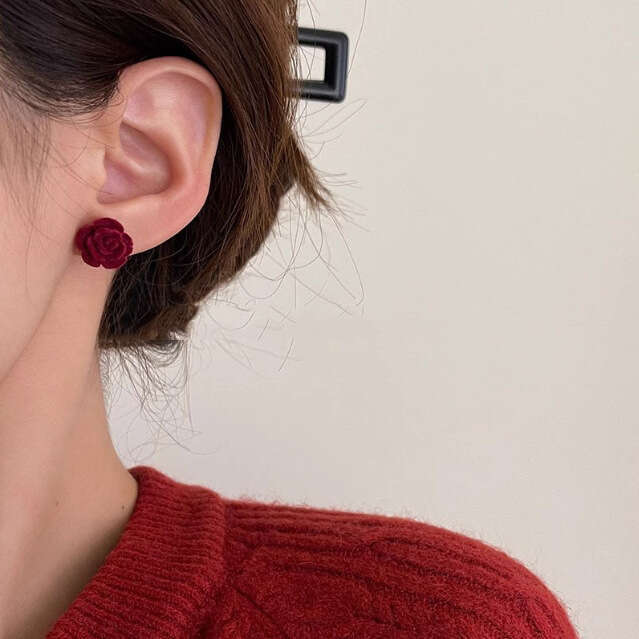 Sier High-End Flocked Flower Elegant Light Fashion Studs Versatile Niche Earrings