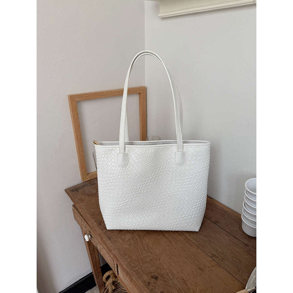 Best Seller Designer Bag Women's 2025 New Large Capacity Black Handbag For Work And Commute Woven Tote Bag Trendy