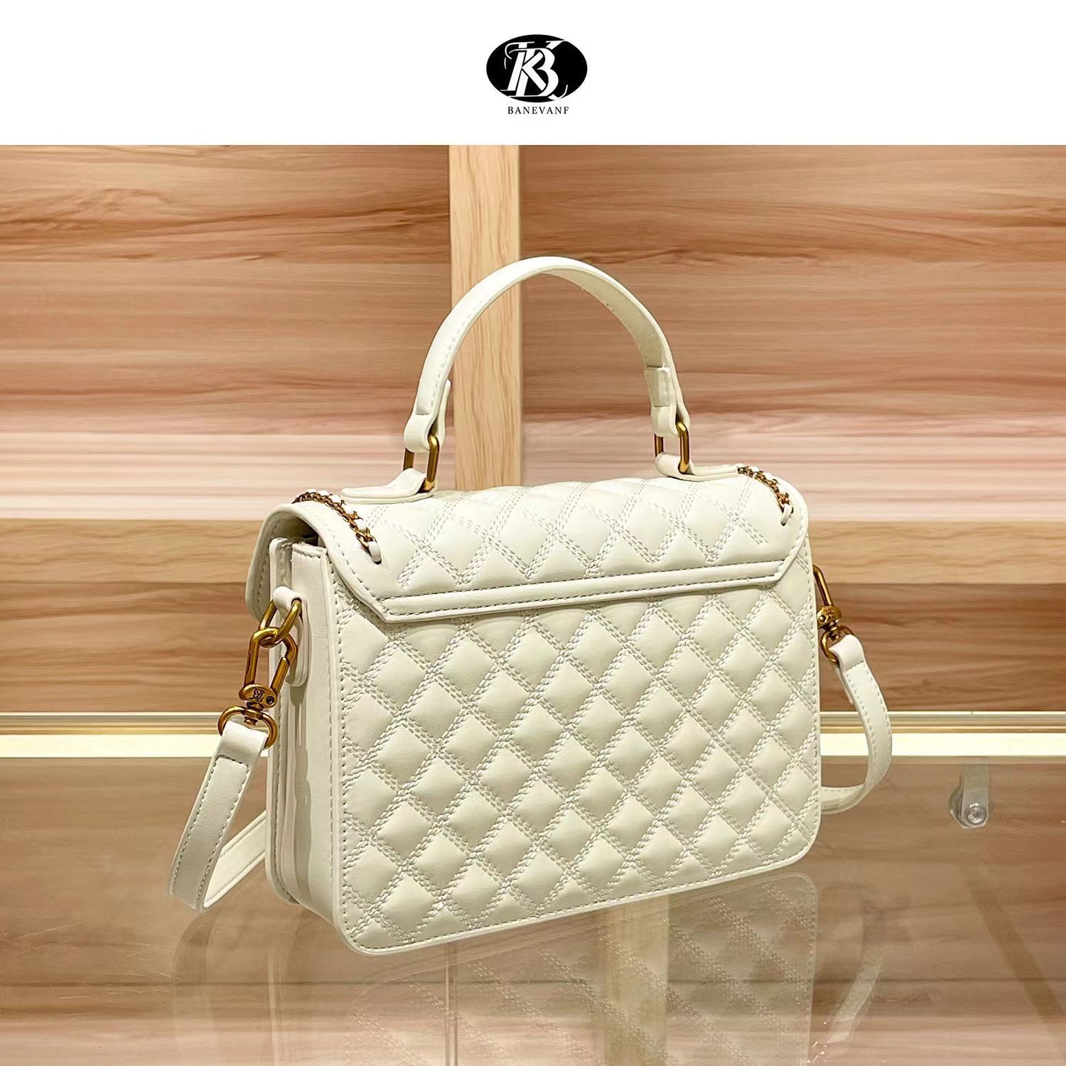 Designer bags2025 spring and summer new fashion foreign style lock chain small square bag women's versatile shoulder messenger bag
