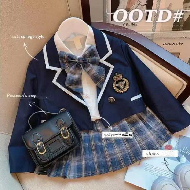 Classic Girls Combo Jk College Style Uniform Suit for Spring and Autumn Shirt Coat Pleated Skirt L250926557C