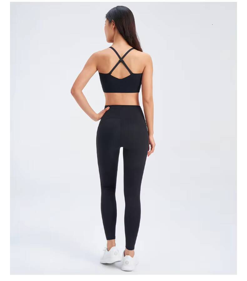 Workout Sets for Women 2 Piece High Waisted Seamless Leggings With Pockets Stretchy Sports Bra Sets Gym Clothes