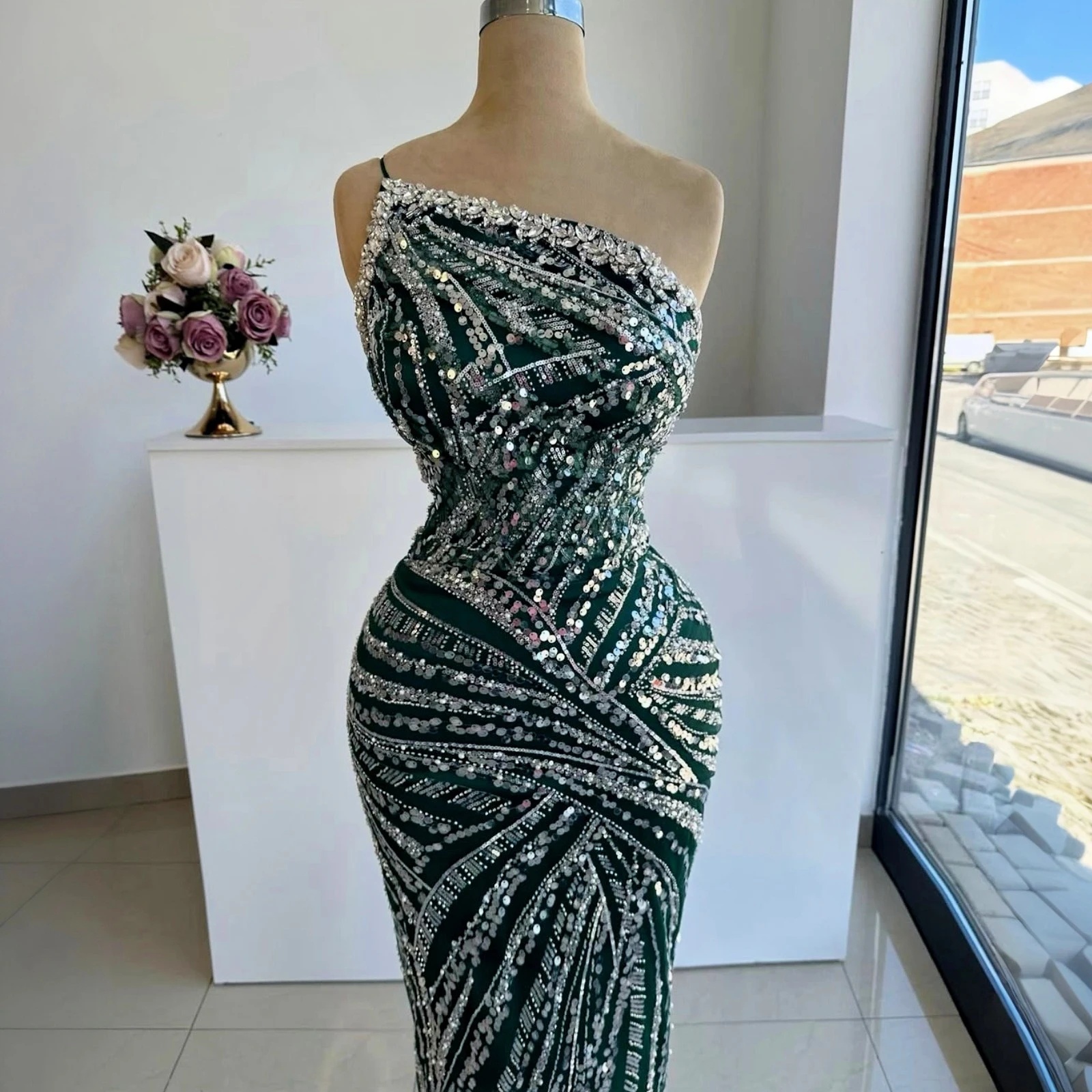 Sparkly Evening Dresses Strapless Crystal Prom Gowns Sequins Beading Rhinestone Sleevesless Princess Customized Vestidos De Noche Plus Size