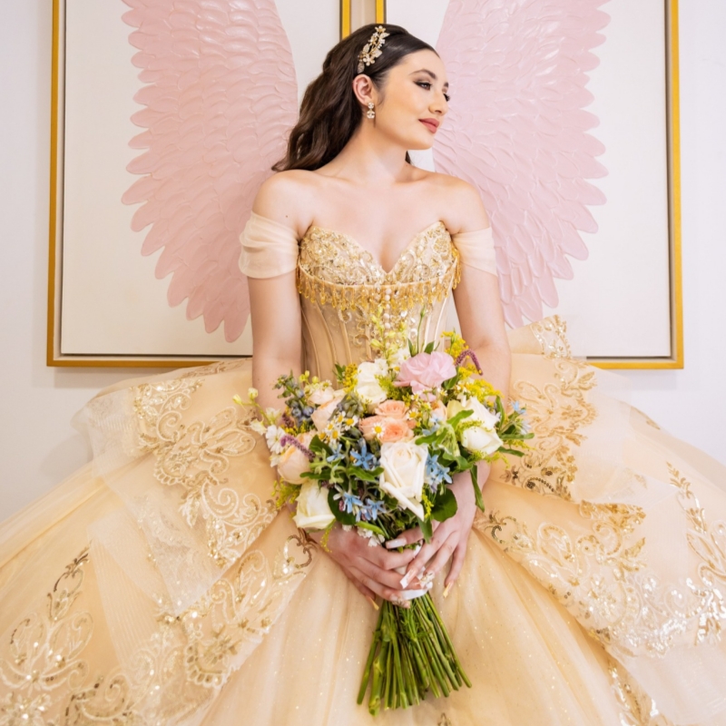 Light Champagne Shiny Quinceanera Dresses Off The Shoulder Applique Lace Beads Corset Tull Party Birthday Sweet 16 Dress Vestidos 15 De Anos