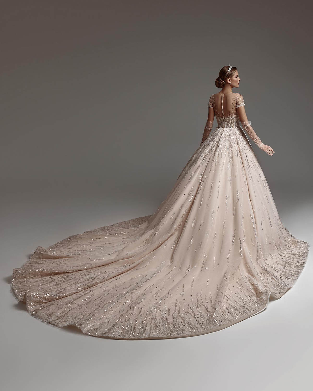 Sparkly Crystals A Line Bridal Gowns Jewel Sleeveless Chapel Length Wedding Dresses Sequins Beaded Formal Occasion Custom Made