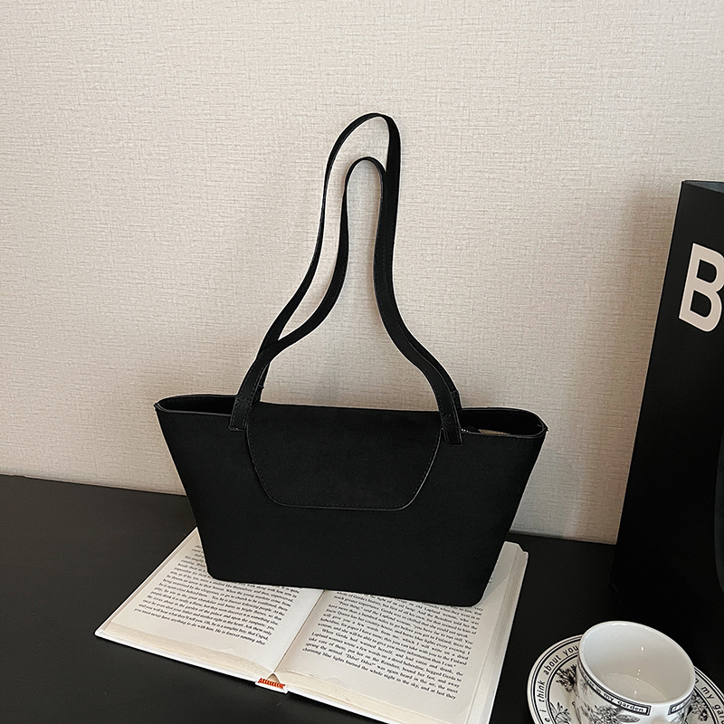 2025 New Casual Elegant Luxury Fashion Shoulder Bag Large Capacity Simple Shopping Commuter Backpack Student Youth Lightweight Crossbody Bag