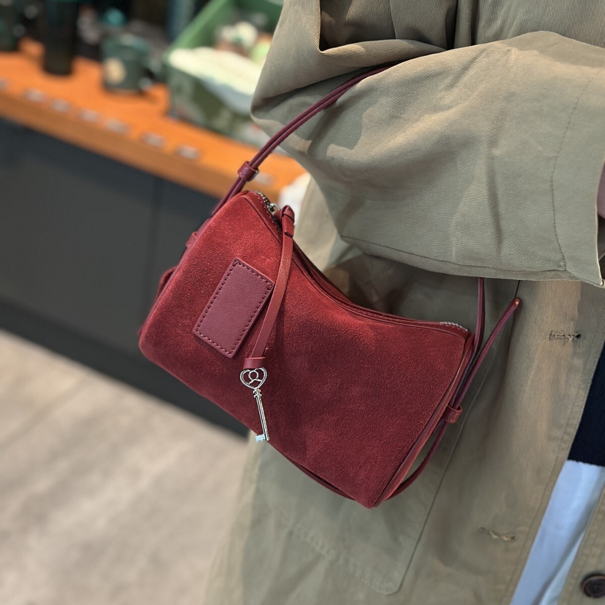 Designer women's pen holder bag 2025 new multifunctional handbag suede shoulder crossbody bag