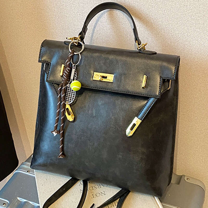 Designer Bag Luxury Bag British Style Shoulder Bag Backpack For Women 2025 New Model Daily Feel Large Capacity Single Shoulder Crossbody 01