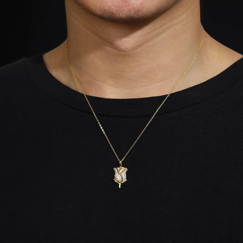 2023 Fashion S925 Silver Inlaid Moissanite Necklace Personalized Rose Pendant