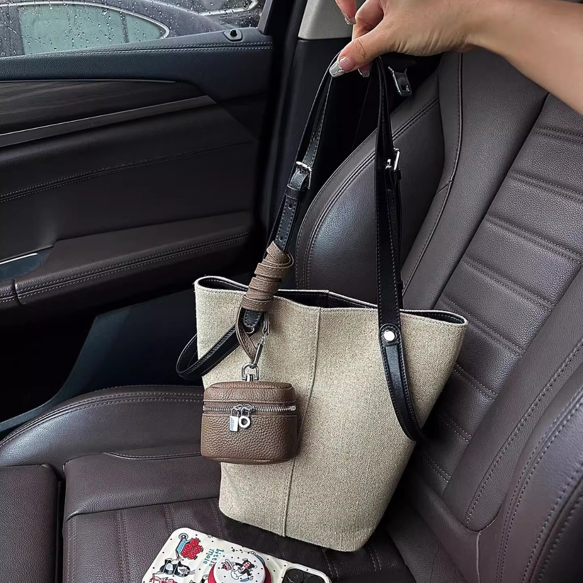 New niche design shoulder bag autumn women's handbag fashion design retro large capacity trendy bucket bag Bag light luxury designer bag