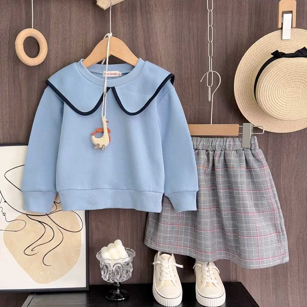 2024 Autumn New Fashion Girls Set Blue Big Collar Top Retro Checkered Short Skirt Two Piece Suit Autumn Childrens Clothing L250926352J