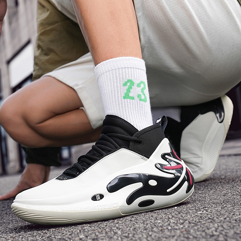 Wade's 11th generation basketball shoes