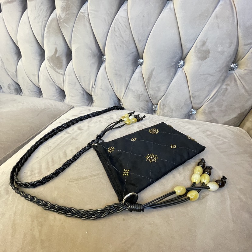 New retro suede bead embroidered handbag for women's shoulder bag with trendy niche design, autumn Chinese style light luxury designer bag