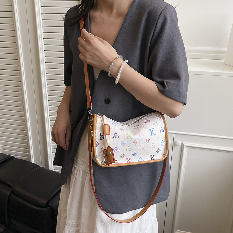 Free delivery designer bag Bag Fashionable crossbody bag for women with smooth and casual lines