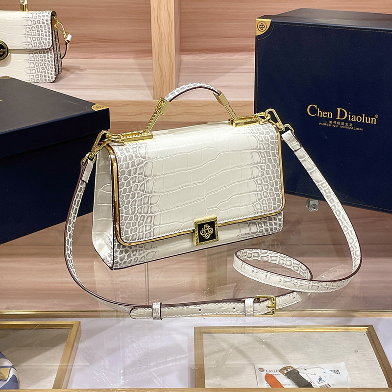 Designer bags Crossbody small square bag women's 2025 new trendy fashion foreign style shoulder bag retro chain bag women