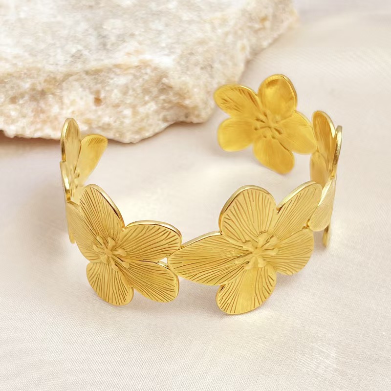 1PC Women's Fashion Trendy Waterproof Stainless Steel Flower Bracelet Jewelry Date Travel Banquet Party Holiday Dressing Gift