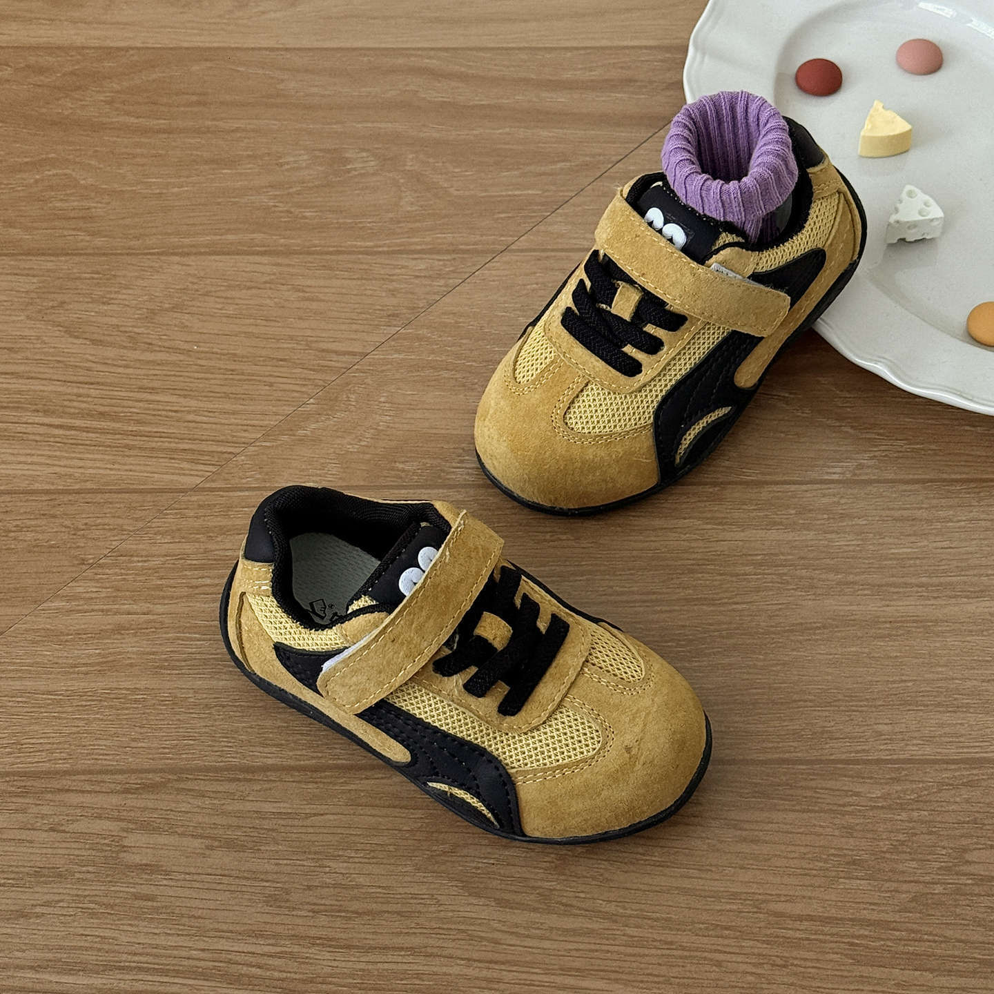 Children's functional sports shoes autumn new Wenzhou children's shoes men's and women's racing style thin sole Velcro