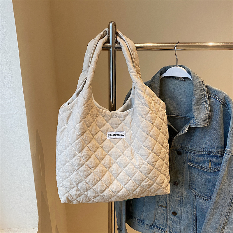 New ladies' elegant casual large capacity shoulder bag, simple and fashionable shopping commuting crossbody bag, student lightweight crossbody ba