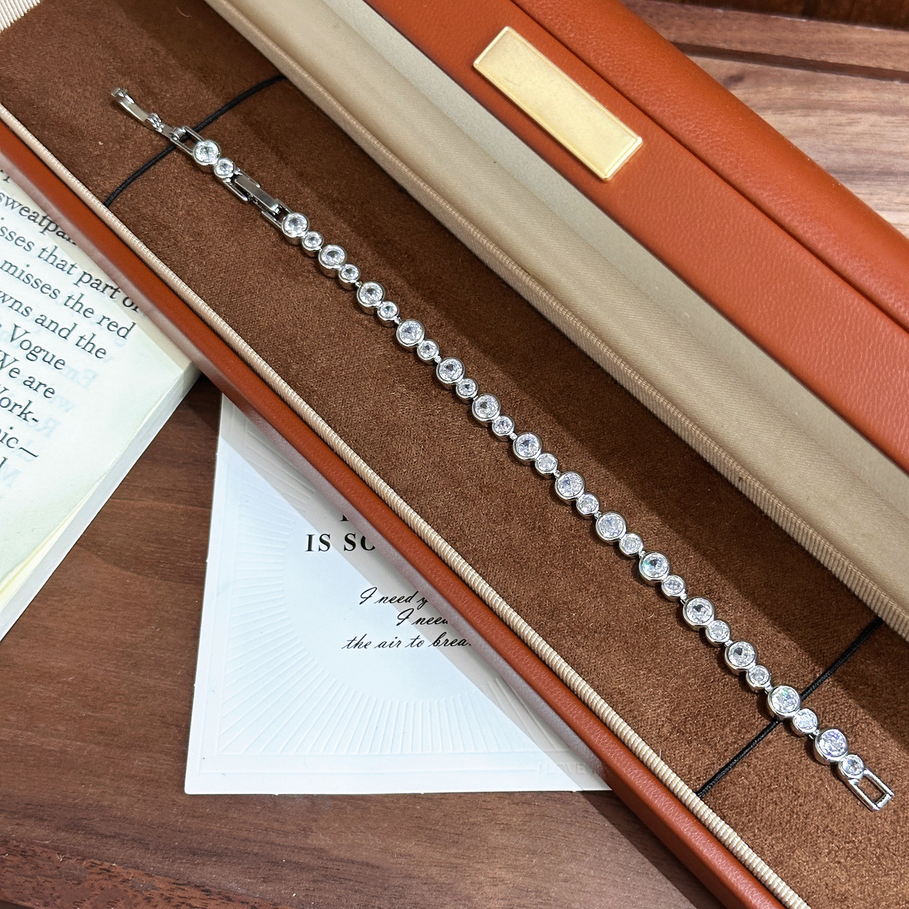 Light High-End Design Full Circle Bubble Bracelet for Women Fashionable Commuting Versatile Wristband Accessory